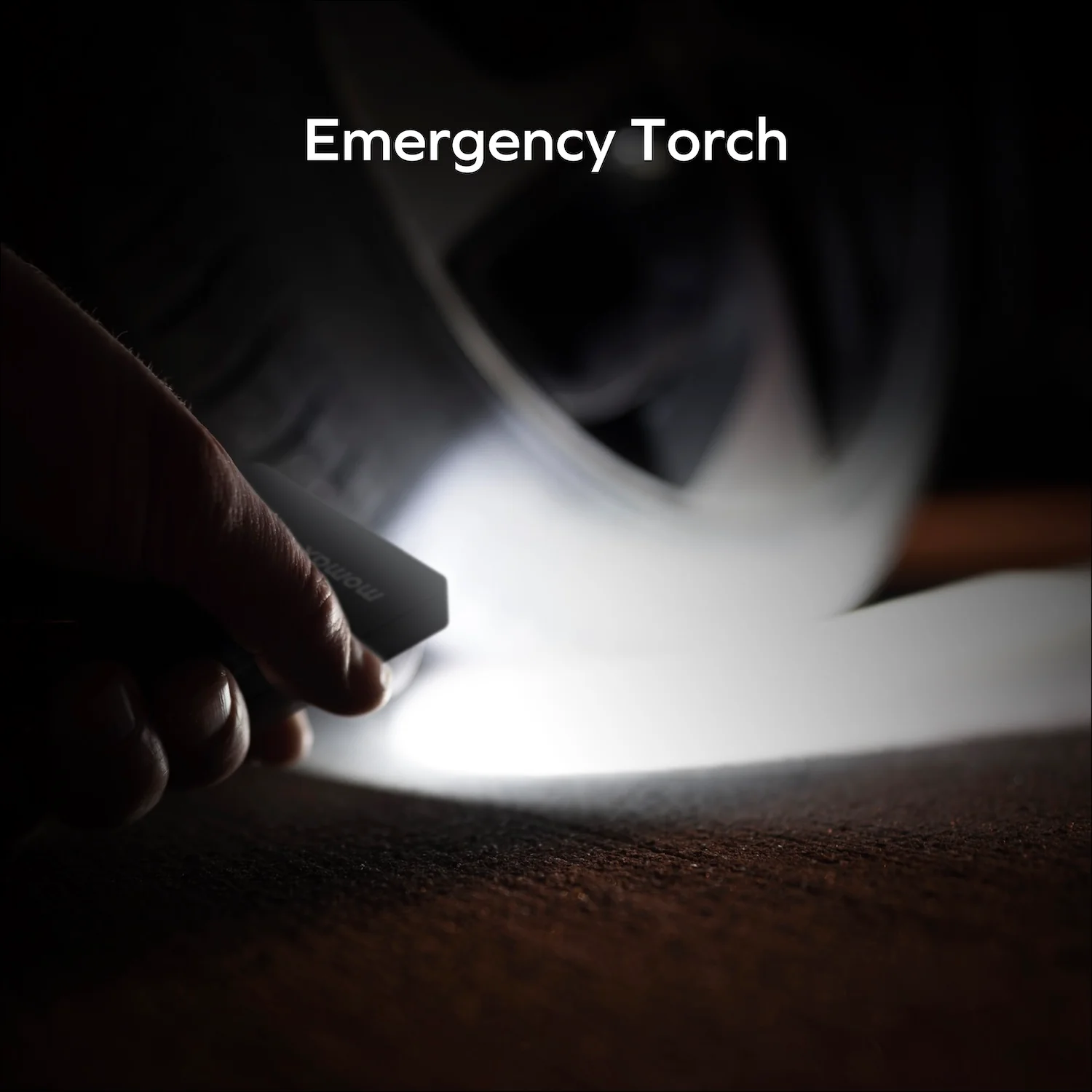 MOMAX 1-Power Badge+ 2500mAh Emergency Power Bank With Find My Locator